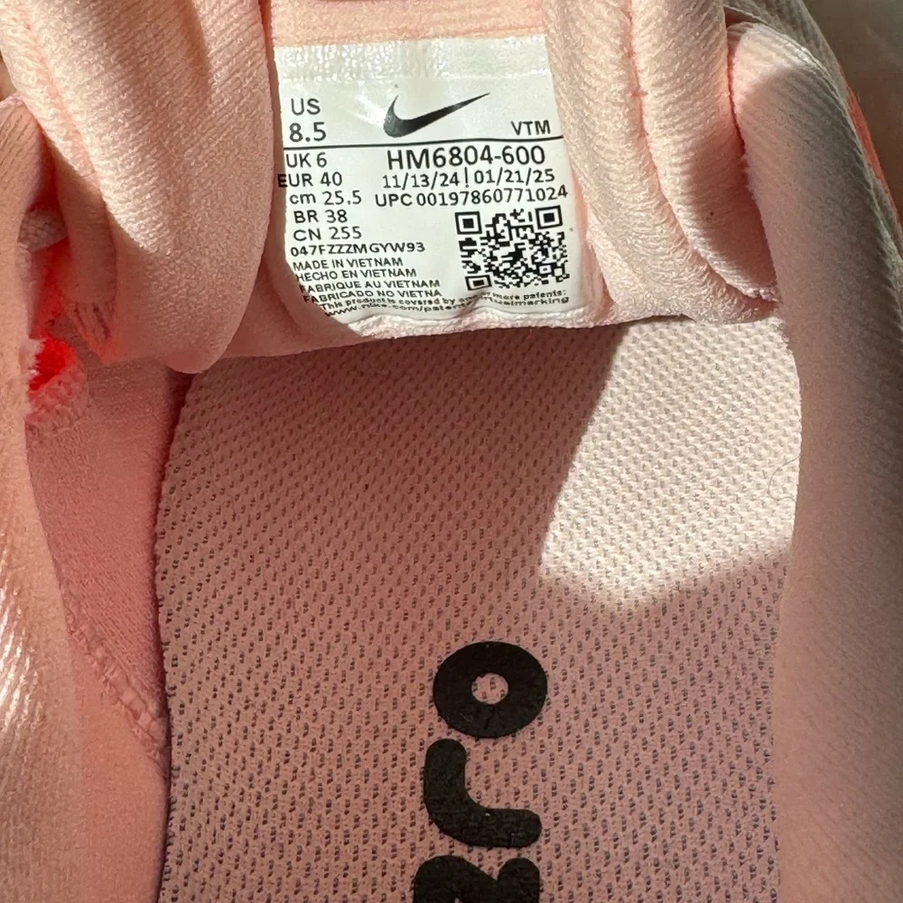 Nike Vomero 18 Size 8.5 Womens - Picture 2 of 8